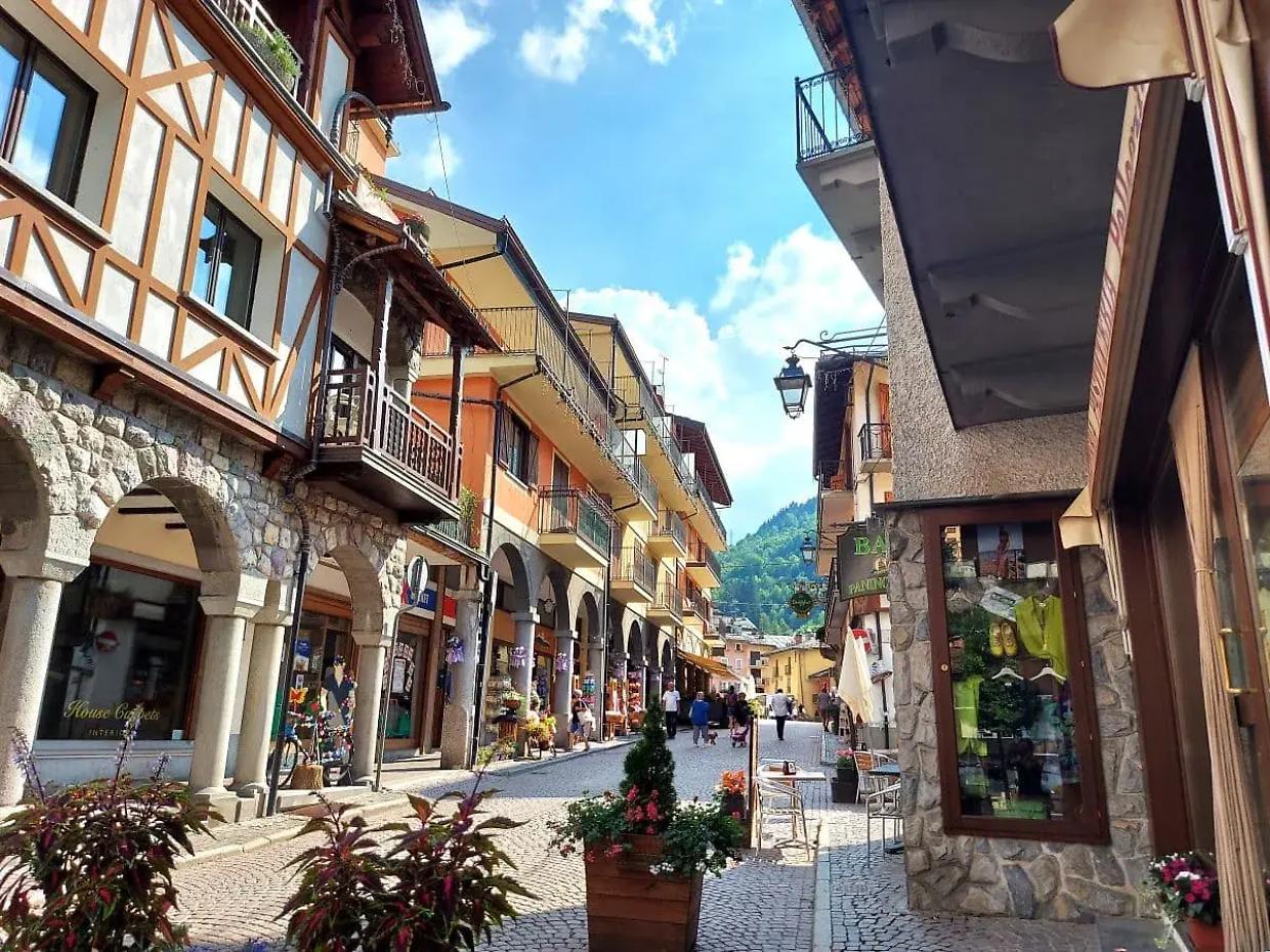 Pasqua tra mercatini e spettacoli a Limone Piemonte: tre giorni di eventi in montagna