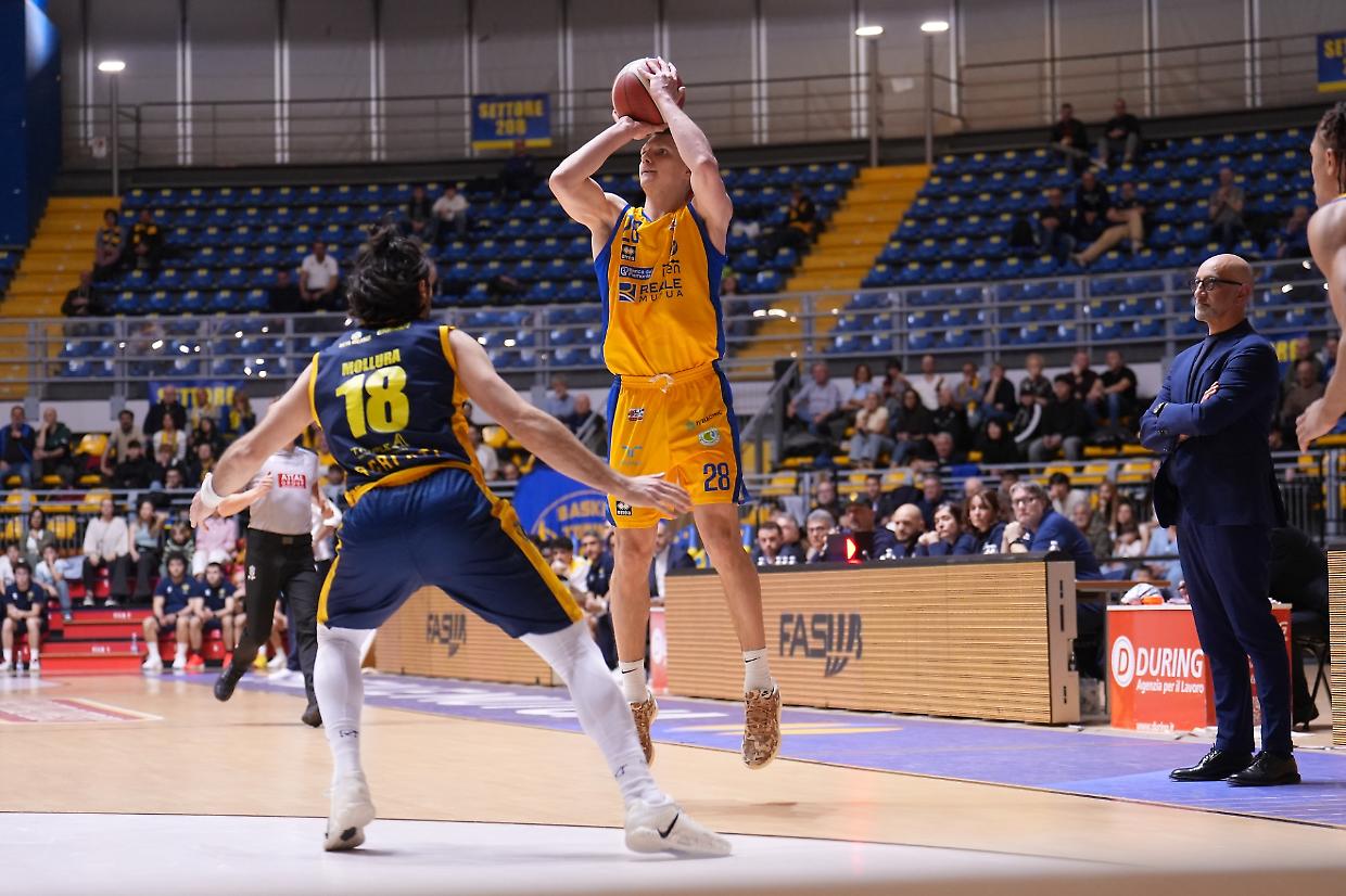 Per la Reale Mutua alla vigilia di Pasqua c'&egrave; la sfida casalinga contro Ruvo di Puglia