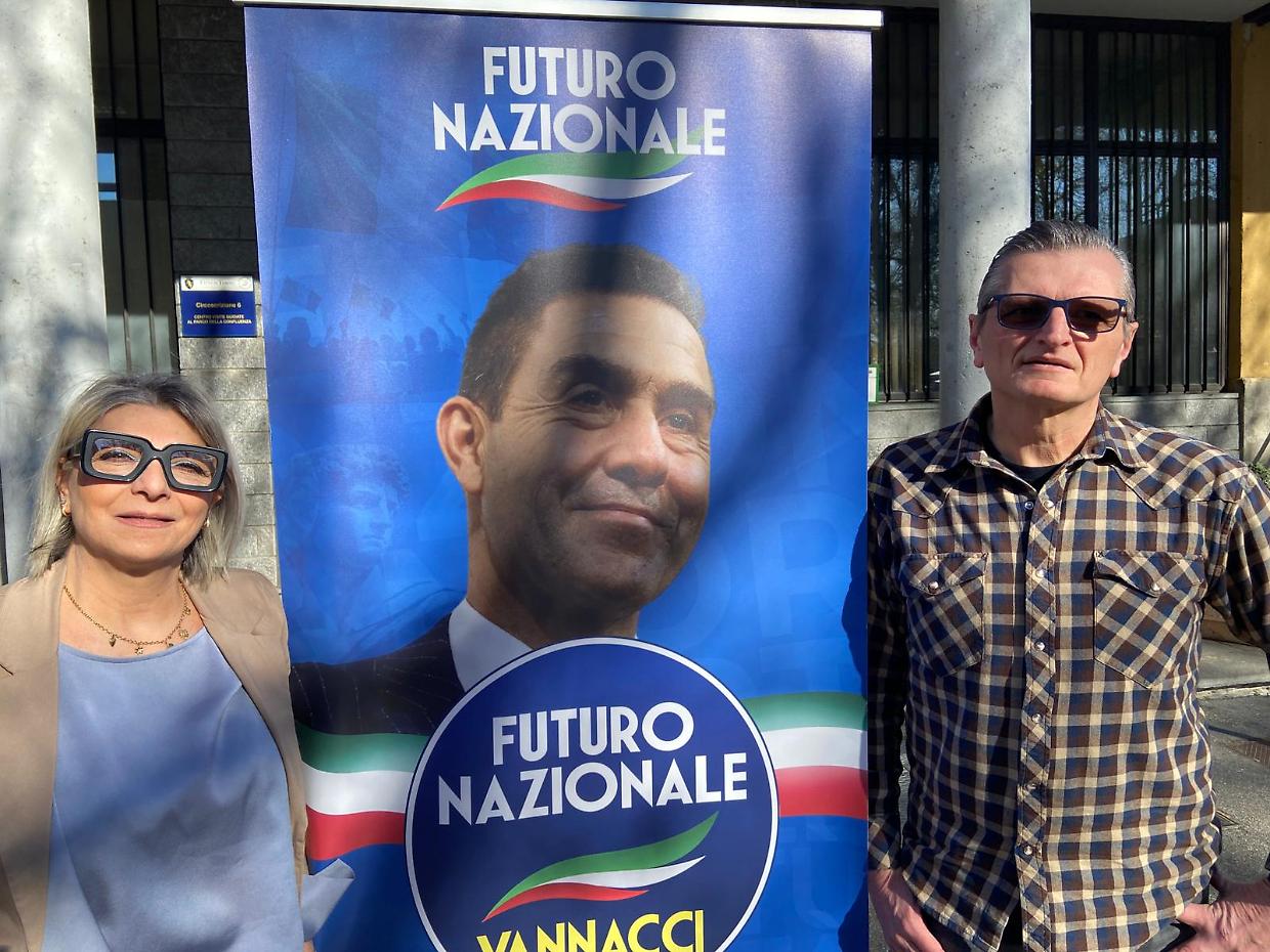 Il Generale avanza a Torino: &laquo;Noi siamo i veri leghisti&raquo;