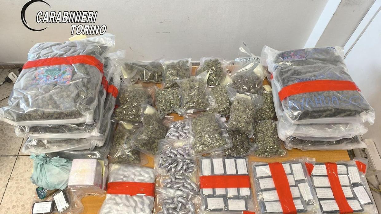 Rivarolo, il bunker della droga tradito dall'odore: maxi blitz dei carabinieri