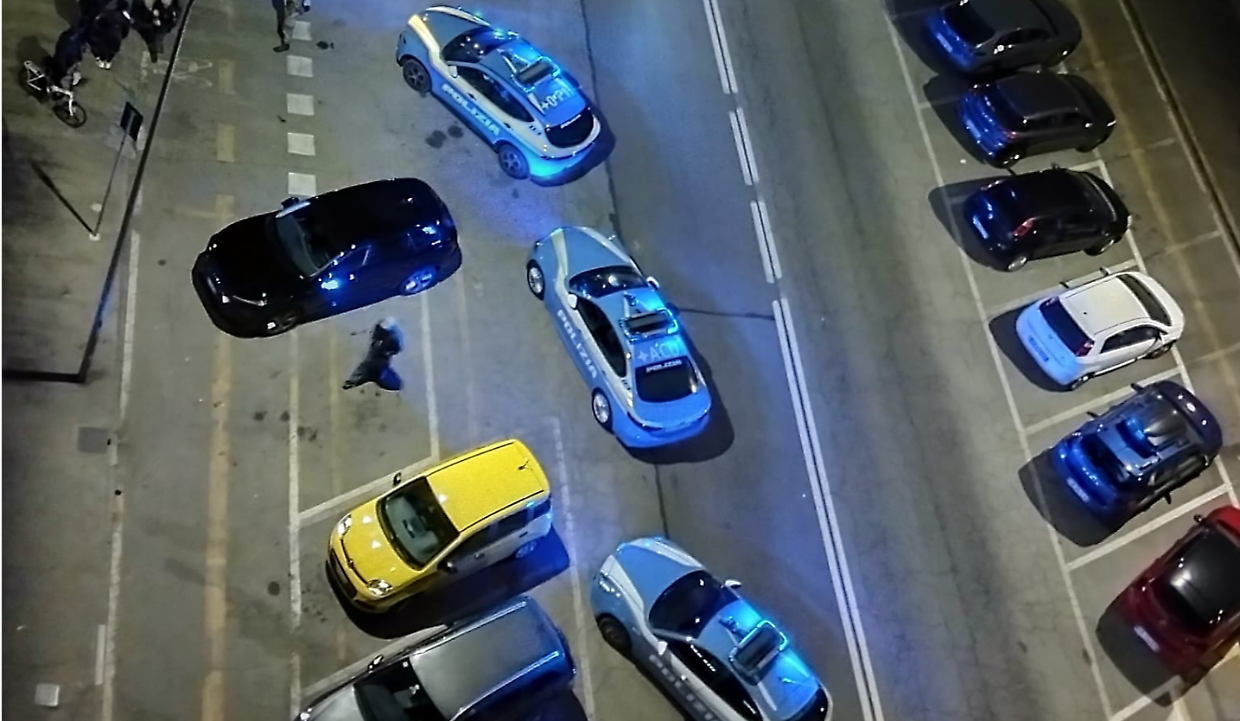 La polizia al Madre Teresa di Calcutta