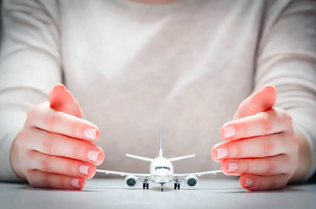 Voli incerti e viaggi a rischio: cosa coprono davvero le polizze