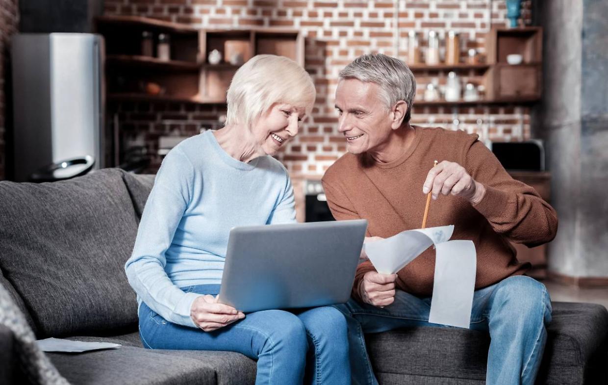 L&rsquo;intelligenza artificiale spinge verso la pensione: boom di over 55 che lasciano il lavoro