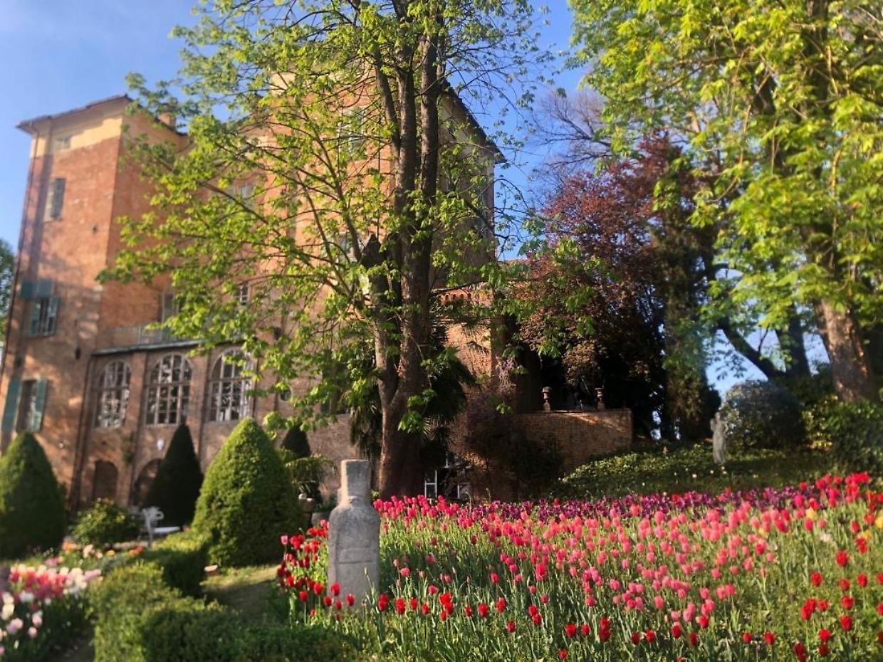 La primavera fiorisce anche al Castello di Piea