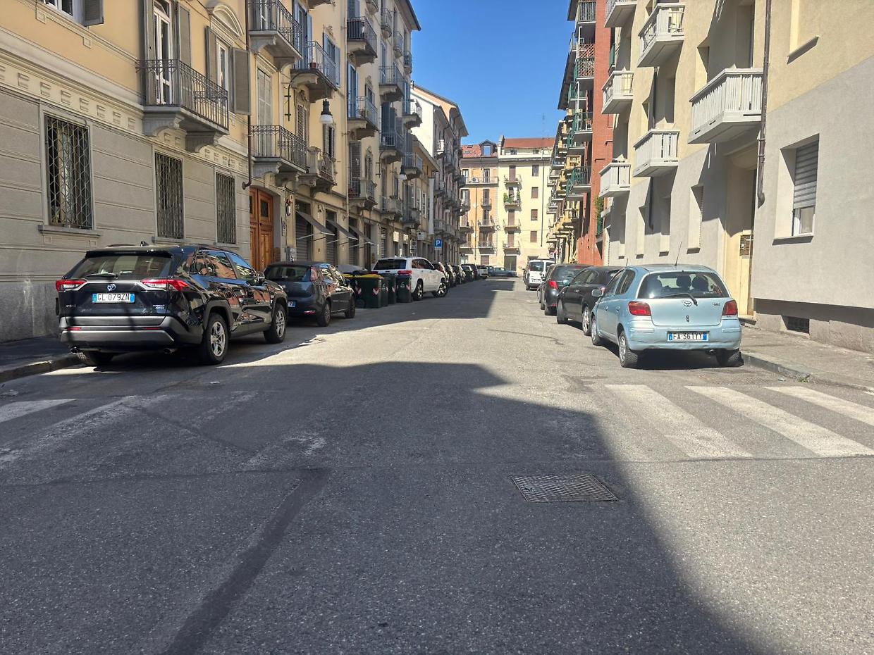 Segnaletica assente, 9 milioni pure. Le zebre in citt&agrave; inghiottite dal suolo