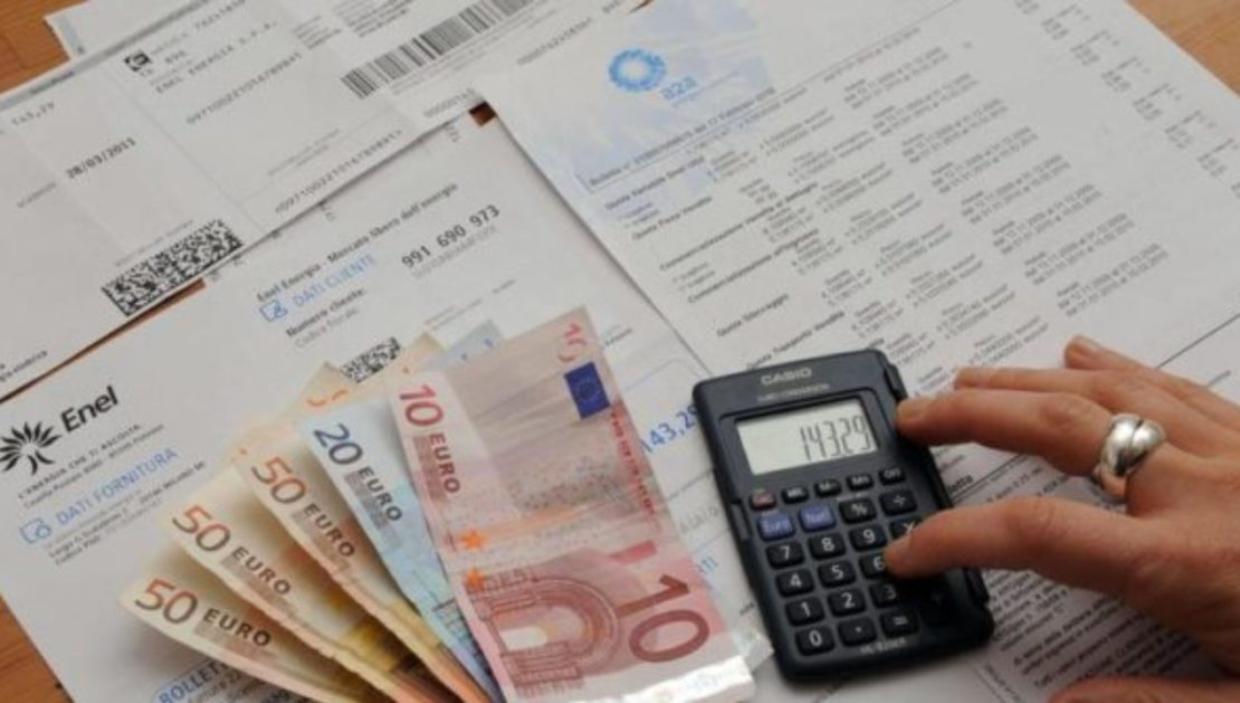 Bollette alle stelle: luce raddoppiata e gas +70% rispetto al 2022
