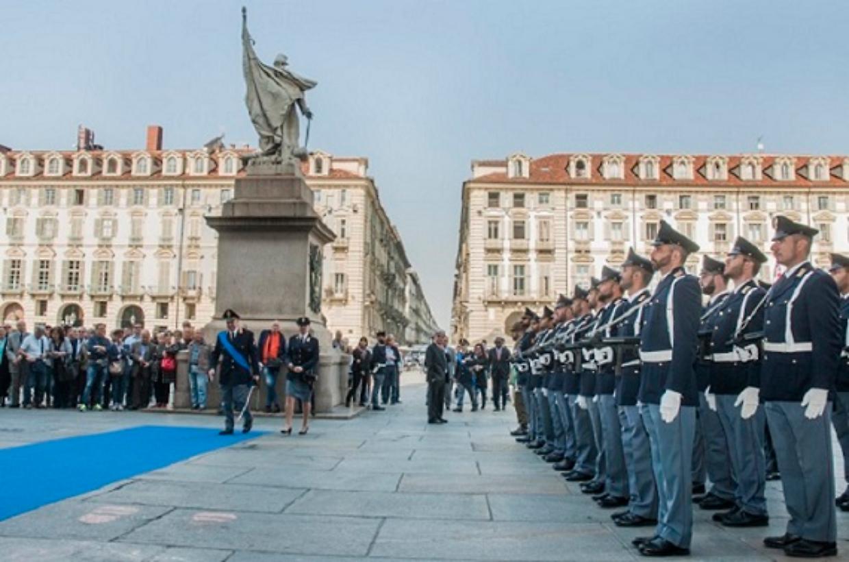 "Esserci Sempre", ecco come l'Italia e Torino oggi festeggiano i 174 anni della Polizia di Stato