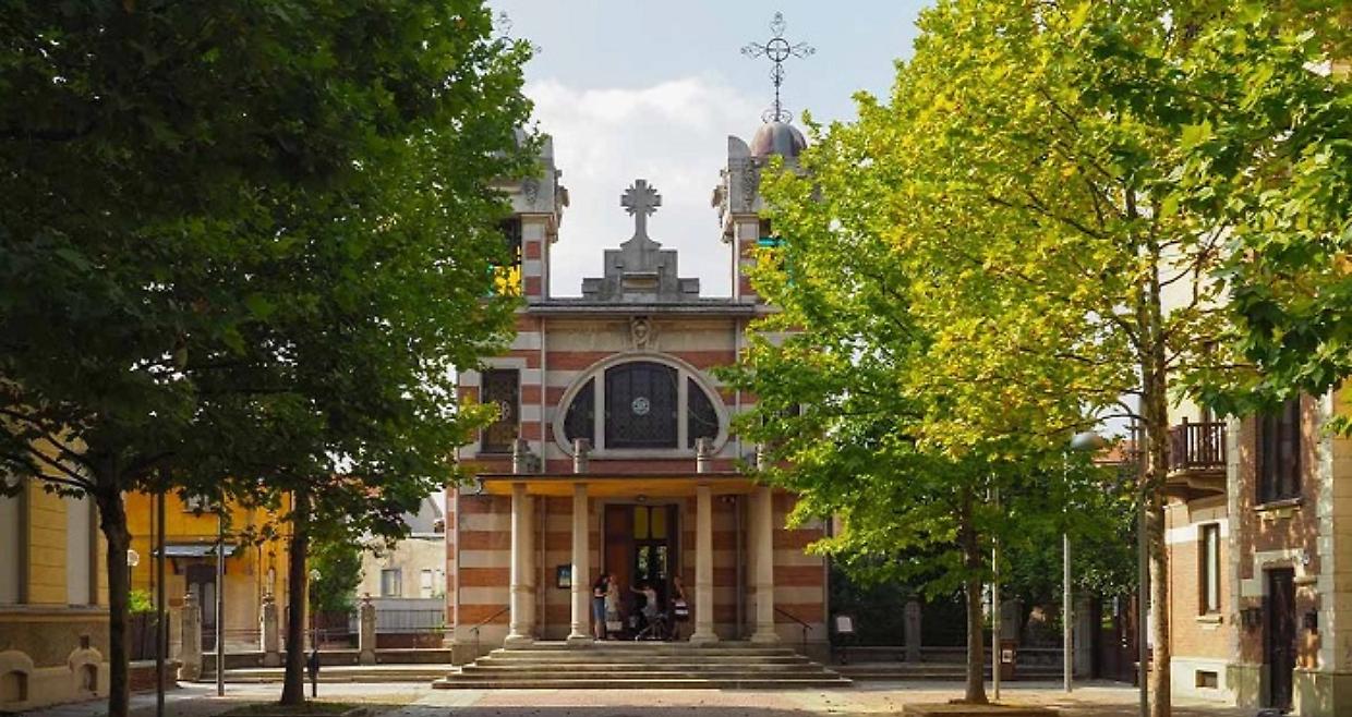 A Collegno c&rsquo;&egrave; una chiesa unica al mondo: il gioiello Liberty nascosto nel Villaggio Leumann