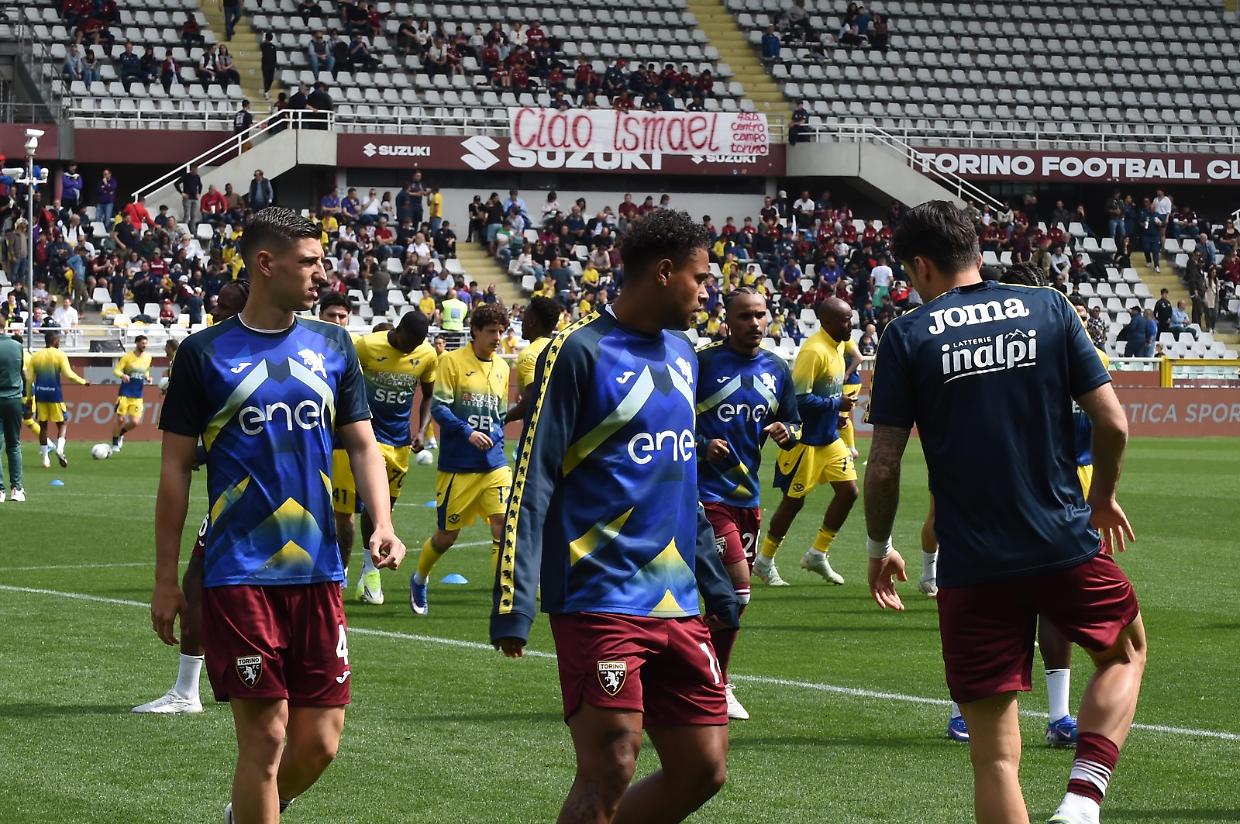 Il Torino batte 2-1 il Verona ricordando Ismael Pistis