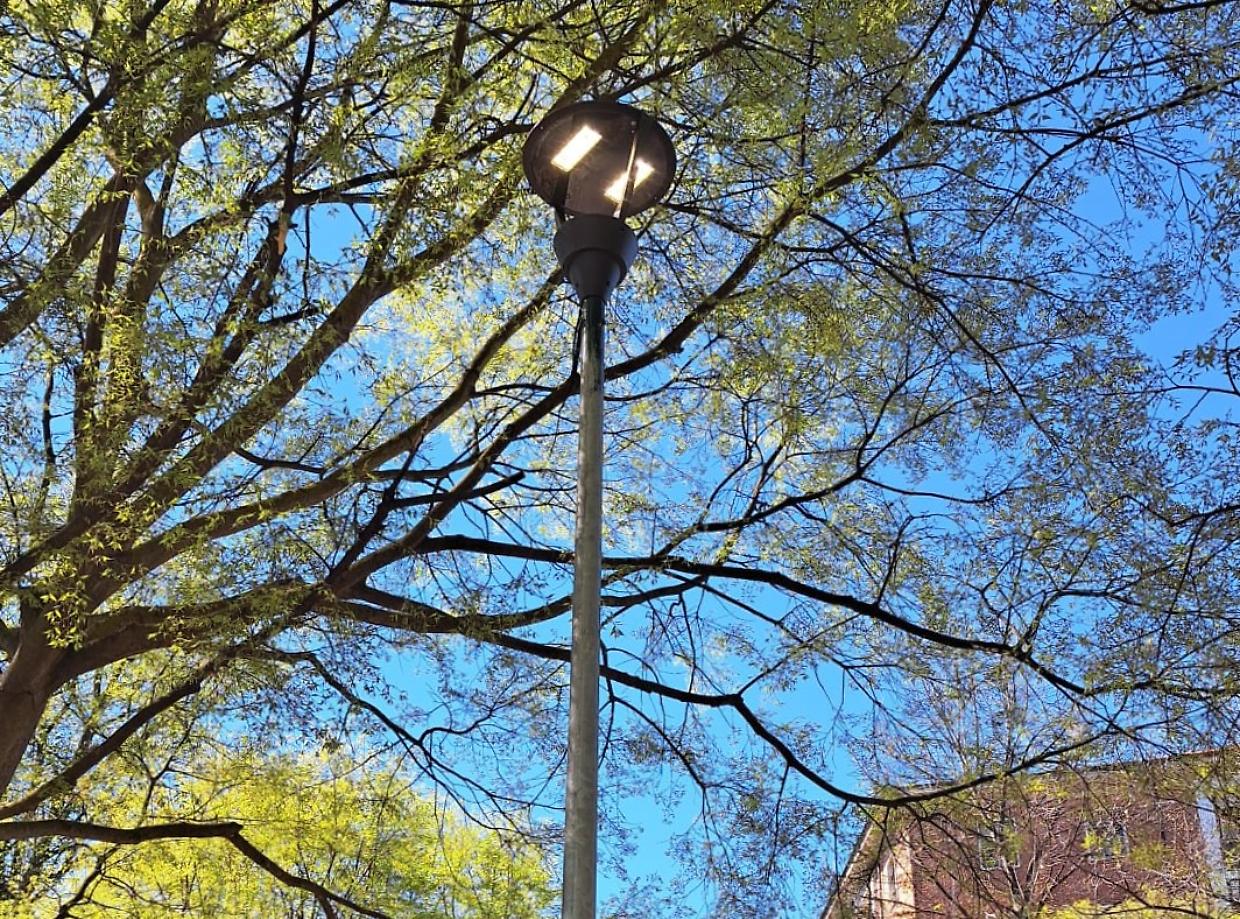 Pi&ugrave; luce in piazza Chiaves: nuovo impianto completato nel giardino Scafidi