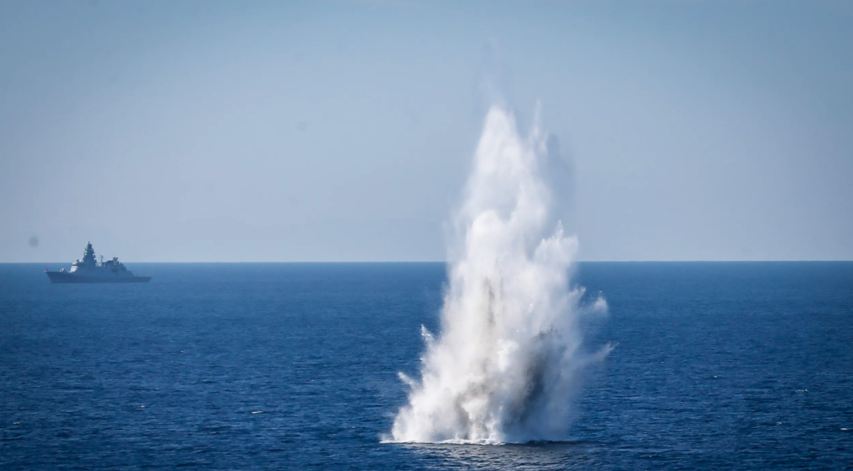 Mine nello Stretto di Hormuz: come funzionano e perch&eacute; &egrave; difficile rimuoverle