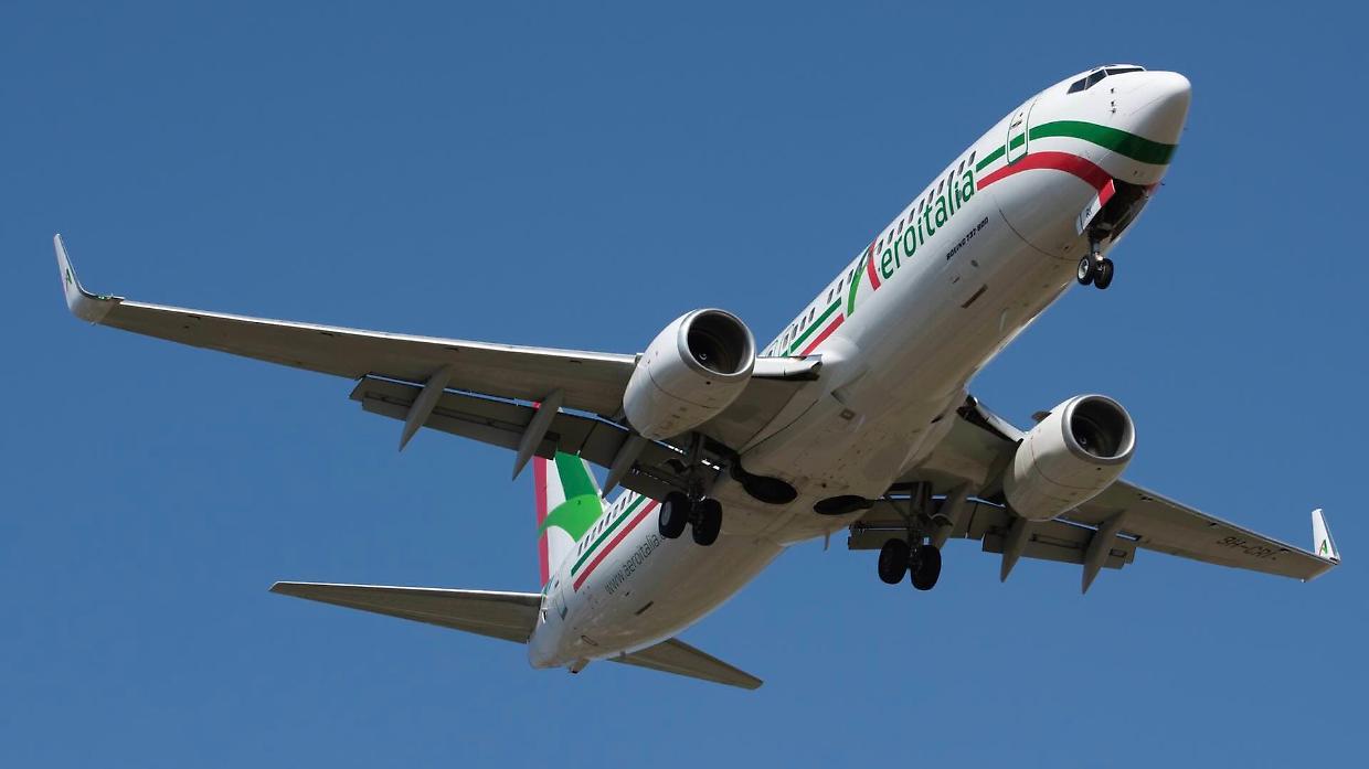 Aeroitalia, nuova rotta per l'estate: da Cuneo verso la Sardegna 