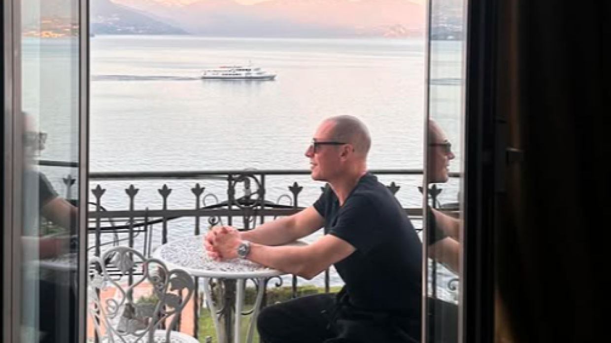 Stefano Accorsi in Piemonte: fuga di lusso e relax a Stresa