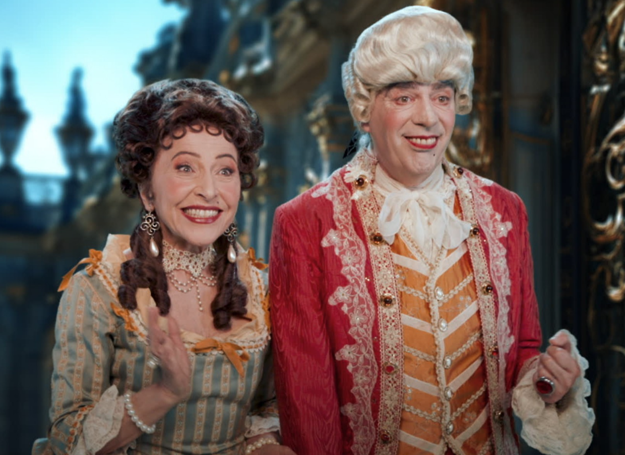 A Lovers arriva "Sensualit&agrave; a corte - Il film"