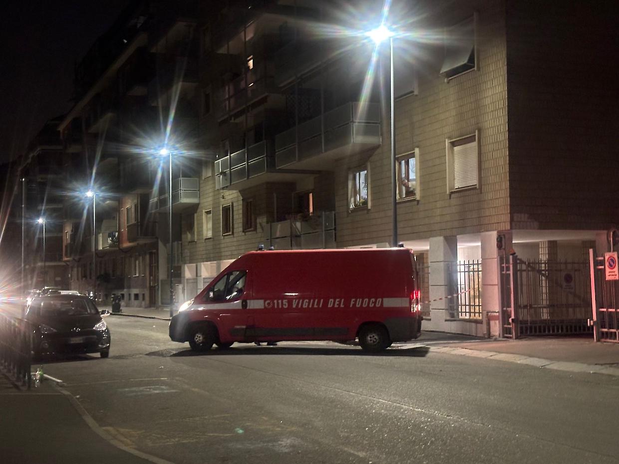 L&rsquo;uomo sul tetto &egrave; sceso: ecco cosa sta succedendo