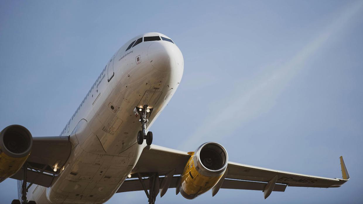 Venti di guerra sul trasporto aereo: lo scacco di Hormuz mette a terra le compagnie