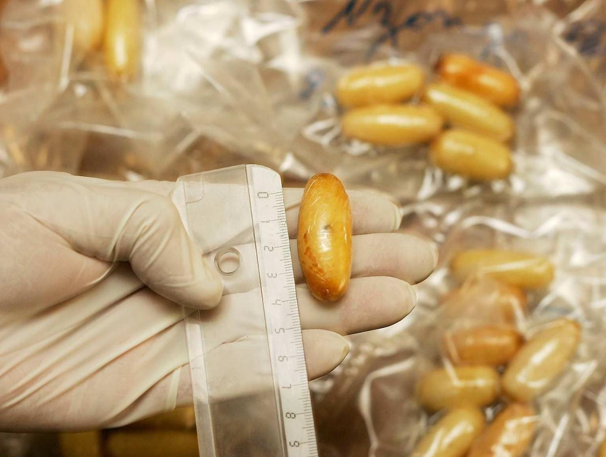 Via Pisacane, la droga addosso e la pistola nel cestino: due arresti a Mirafiori