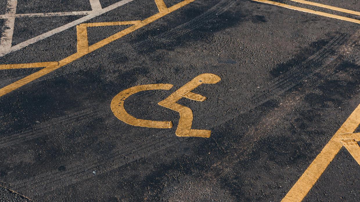 Nuovo parcheggio per disabili in via Arno a Rivoli: un passo concreto verso una citt&agrave; pi&ugrave; accessibile