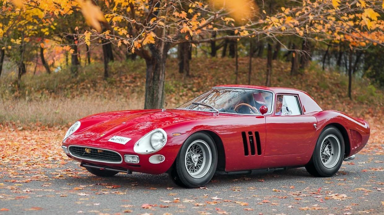 Torino, tent&ograve; di vendere una falsa Ferrari 250 GTO: 78enne condannato a 14 mesi