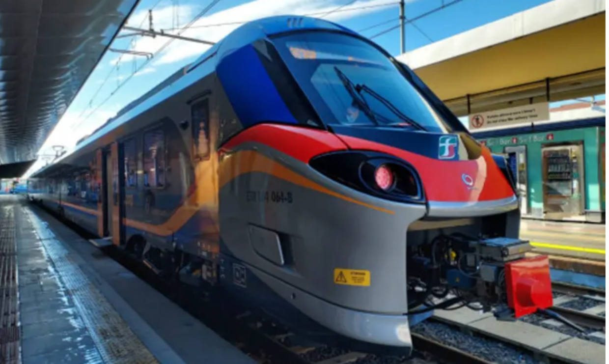 Biglietto mancante, rabbia in corsa: capotreno aggredito sull&rsquo;Intercity 510, arrestato un 31enne