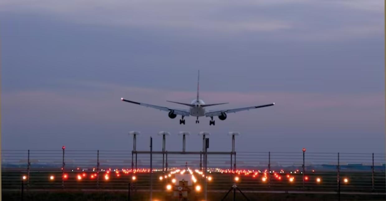 Estate amara per i torinesi: voli alle stelle e &laquo;prezzi raddoppiati su molte tratte&raquo;