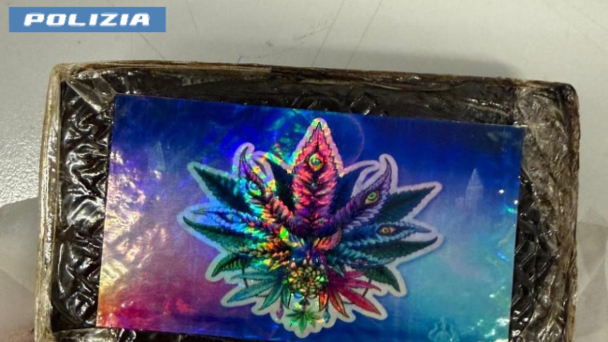 Torino, fermati con quasi un chilo di hashish in auto: arrestati tre giovani biellesi