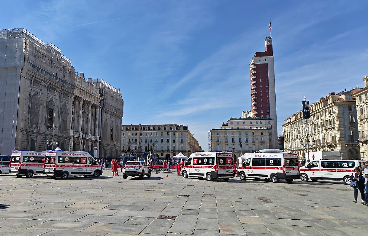 Croce Rossa di Torino, nuovi mezzi in piazza Castello: pi&ugrave; forza alla rete dei soccorsi