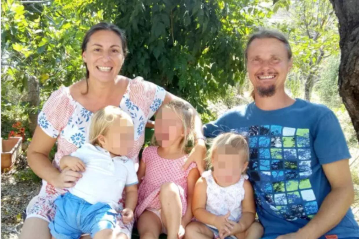 Famiglia nel bosco, il caso si complica: &ldquo;Non idonei a crescere i figli&rdquo;