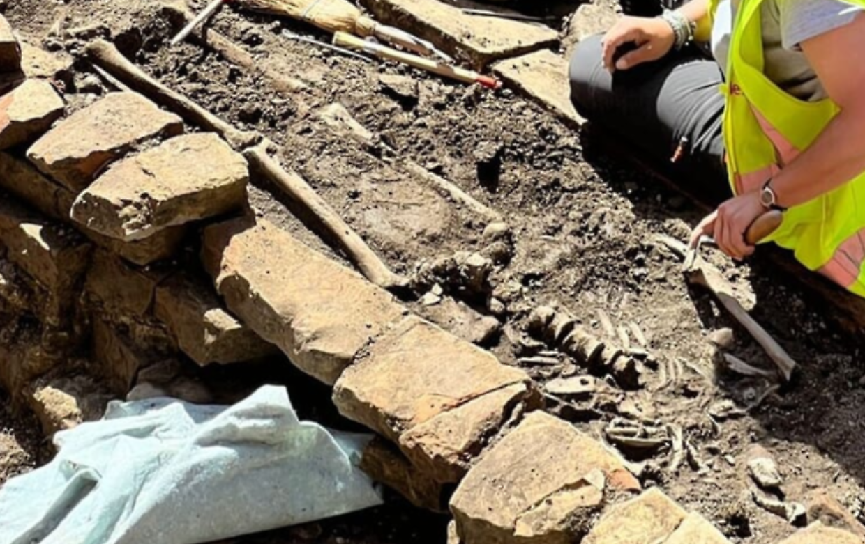Mistero in cantiere: trovati resti umani in Emilia-Romagna, stop ai lavori