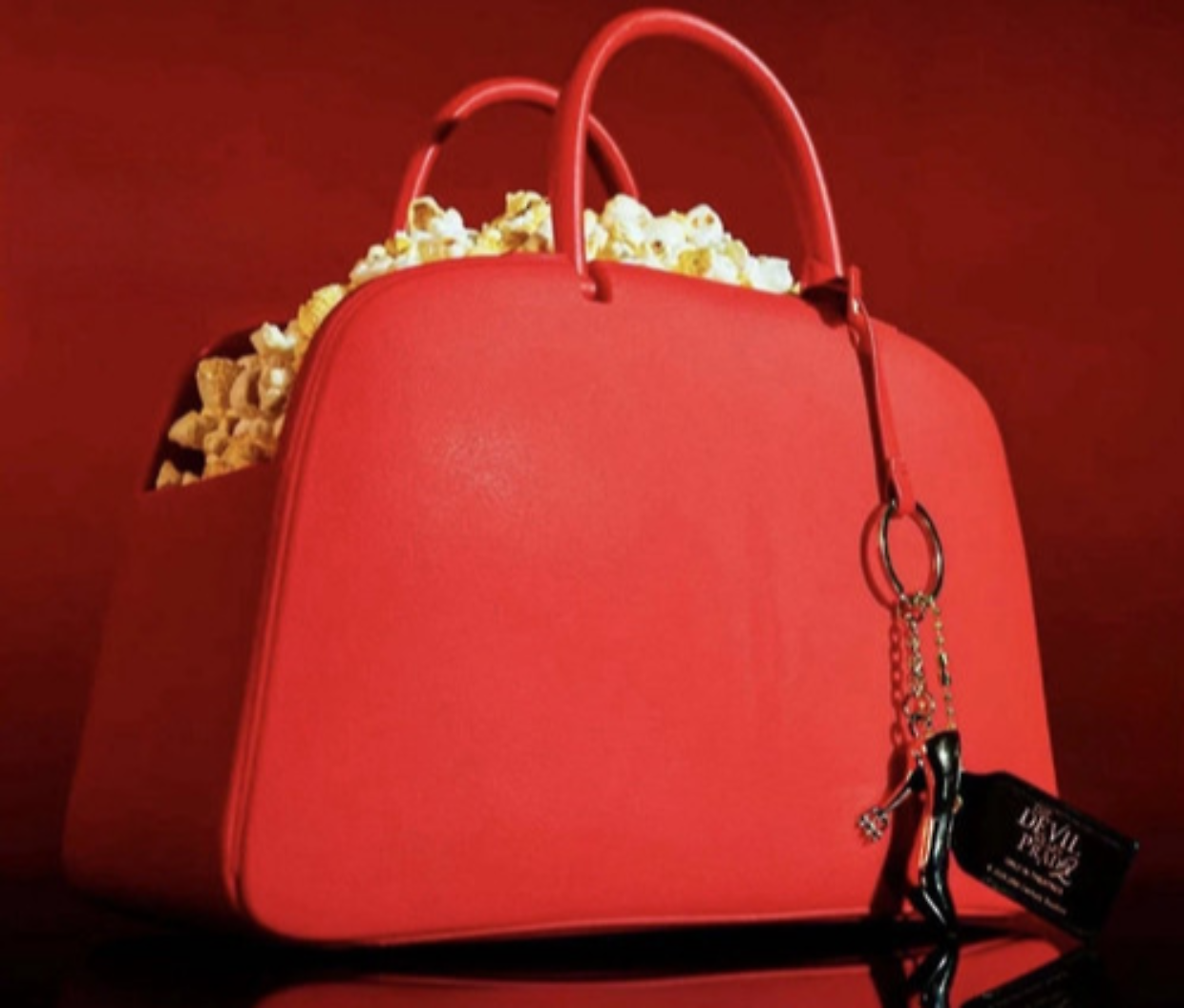 Ora il popcorn &egrave; un lusso: la borsa del "Diavolo veste Prada" &egrave; il nuovo trend