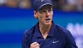 Jannik Sinner doma Felix Auger-Aliassime e sarà ancora finale contro Carlos Alcaraz, ecco a che ora si giocherà