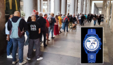 Tutti in coda in via Roma per lo Swatch in vendita solo un giorno
