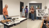 Il Poli sospende il "prof soldato". Polemica per l'intervento del rettore
