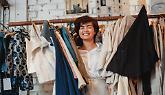 La moda non li incanta più: i Millennials scelgono sconti e second hand (ma con Armani)