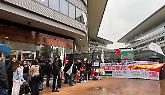 "Blocchiamo tutto per Gaza": Torino sotto la pioggia, studenti in corteo e lezioni ferme