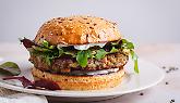 Quello vegano non è "hamburger". Lo stop diventa «un vantaggio per la carne piemontese»
