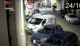 Fuga e inseguimento a Caselle: due arresti per furto in appartamento