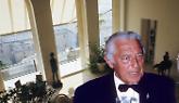Gianni Agnelli nudo, gli incontri galanti e... i fantasmi. I segreti della casa romana (in vendita) dell'Avvocato