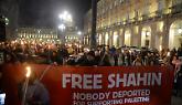 Fiaccolata a Torino per Mohamed Shahin, espulso da Piantedosi