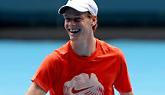 Jannik Sinner batte Felix Auger-Alliassime nell'ultima esibizione prima degli Australian Open
