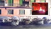 Un incendio distrugge 5 automobili parcheggiate in strada: incidente o piromane?
