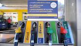 Caro energia: fine del taglio accise fa salire benzina e bollette, fino a 540 &euro; l'anno