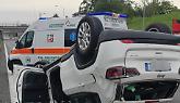 Incidente sulla Tangenziale Nord di Torino a Venaria: mezzo pesante e auto ribaltati, traffico in tilt