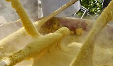 Polentata alpina a Sangano, una domenica che profuma di tradizione