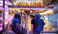 Negozi di quartiere in calo a Torino: in dieci anni persi quasi uno su dieci