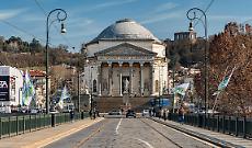 Torna il mercatino retr&ograve; alla Gran Madre: vintage, oggetti rari e moda d&rsquo;epoca a Torino