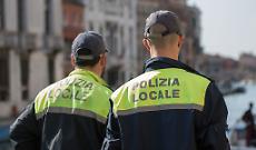 Rivarolo Canavese, mamma e bimbo urtati da un’auto mentre attraversano la strada