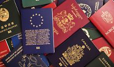 Chi può viaggiare (quasi) ovunque? La classifica dei passaporti più forti del 2025