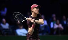 A Parigi Jannik Sinner fatica nel primo set, poi dilaga contro Francisco Cerundolo ed è nei quarti per la prima volta