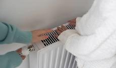 bambini di 10 anni al freddo: a chieri elementari in classe a 14 gradi